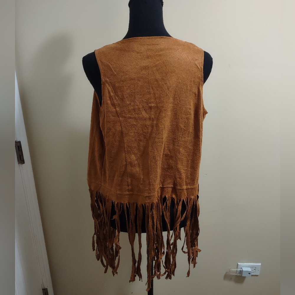 Brown Fringe Vest - Picture 6 of 14